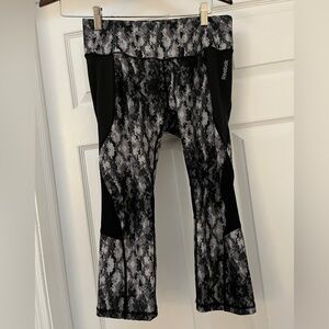 Reebok capri leggings size medium